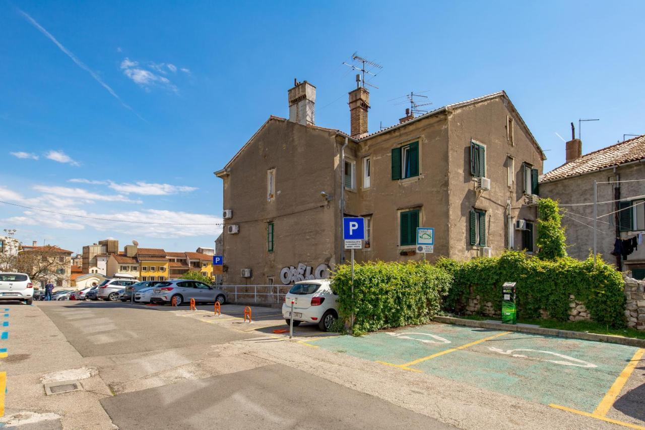 Rijeka Old Town Apartment Exterior photo